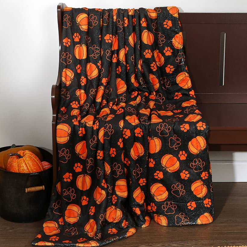 Halloween Pet Blanket Lightweight Cozy Festive Pumpkins And Paw Print - Image 3