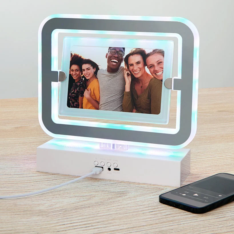 Photo Light Up Makeup Mirror With Bluetooth USB Speaker - Image 4