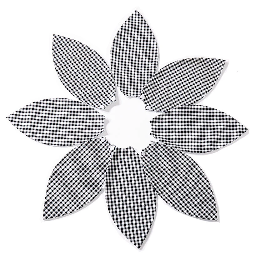 Plaid Holiday Decor - Image 17
