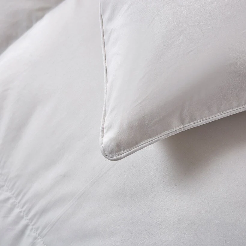 Serta ExtraWarmth 233-Thread Count Goose Feather and Down Fiber Comforter - Image 5